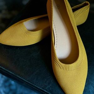 Beautiful woven flats